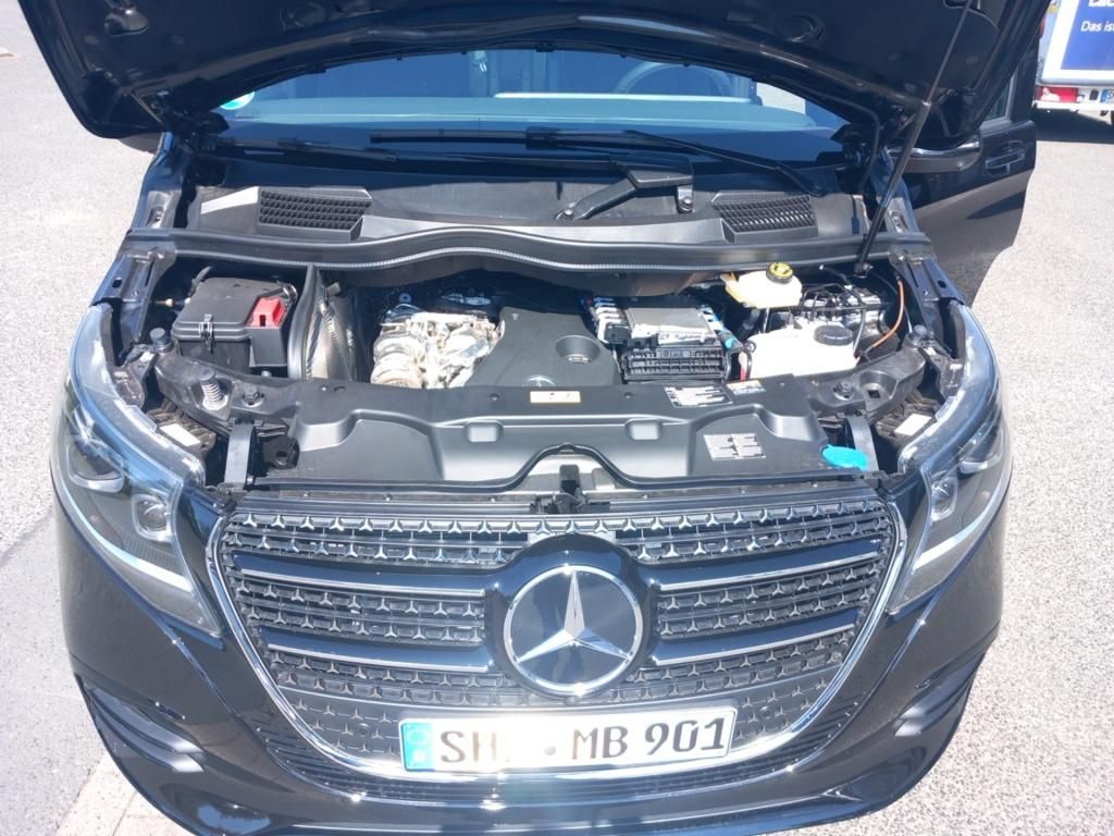 Fahrzeugabbildung Mercedes-Benz V 300 d Style 4M lang Pano*AHK*Airmatic*Navi*AMG