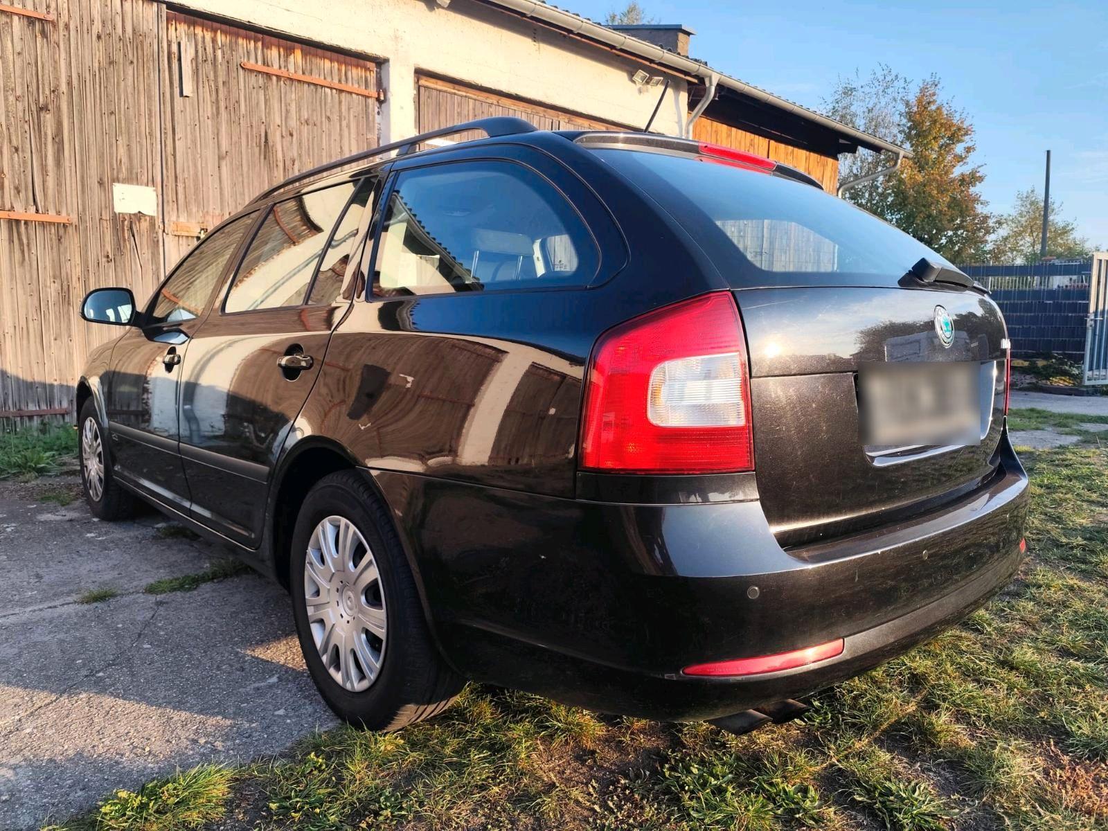 Skoda Octavia 2011 — engine 160 HP (118kW)