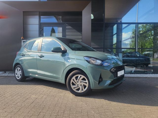 Hyundai i10 1.0 Pure  Klimaanlage + PDC + Kamera + Navi