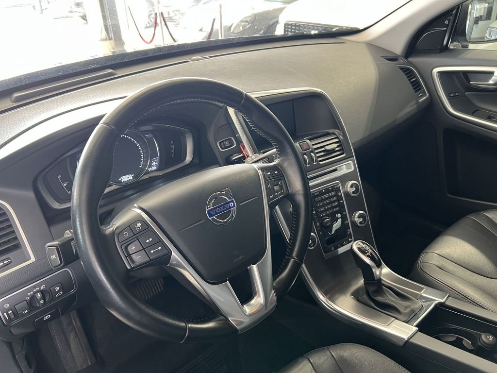 Volvo XC60 D5 Summum AWD *KEIN VERKAUF AN PRIVAT*