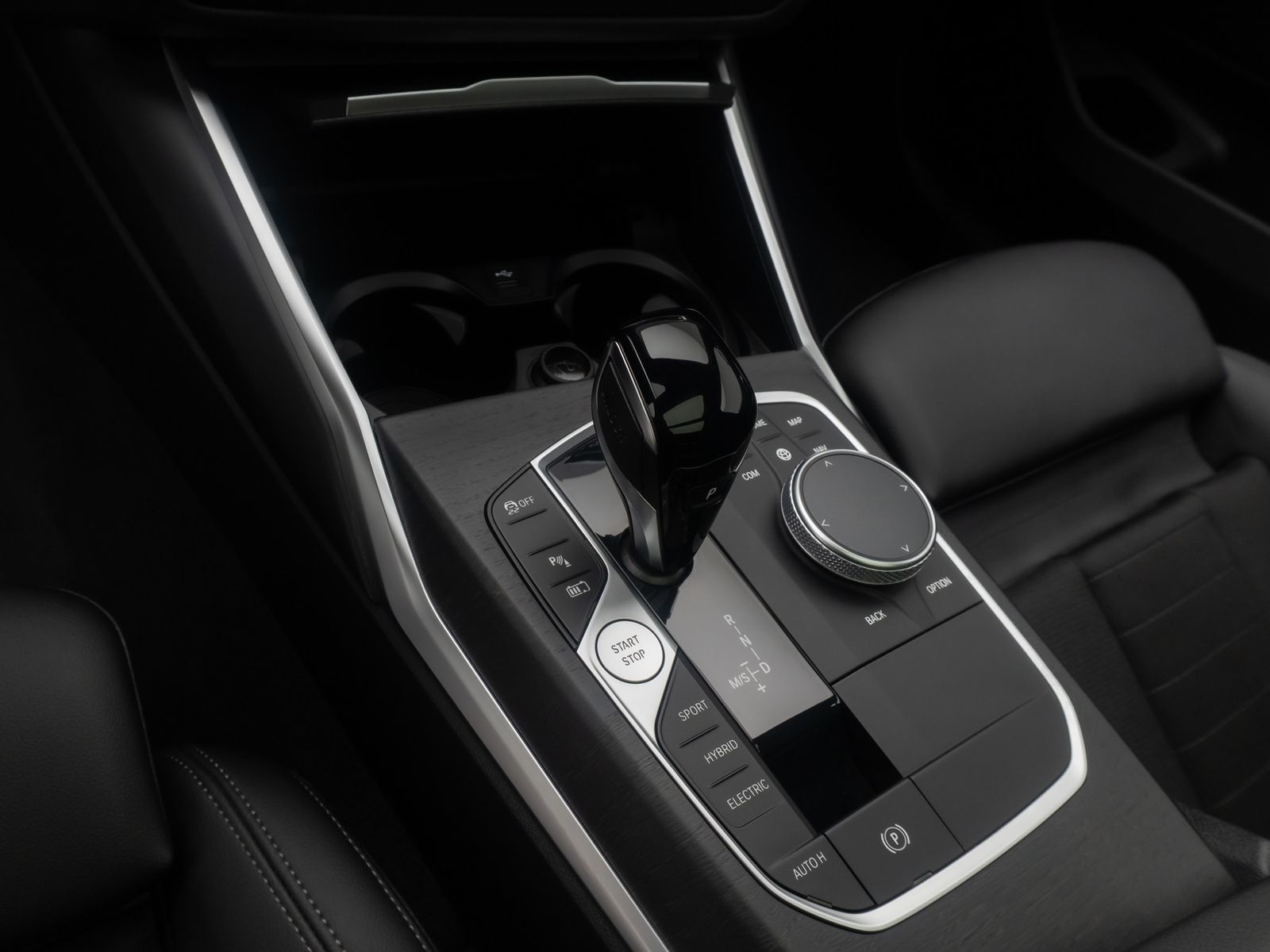 Fahrzeugabbildung BMW 330e xD Sport Line Alarm HUD DAB Panorama HiFi