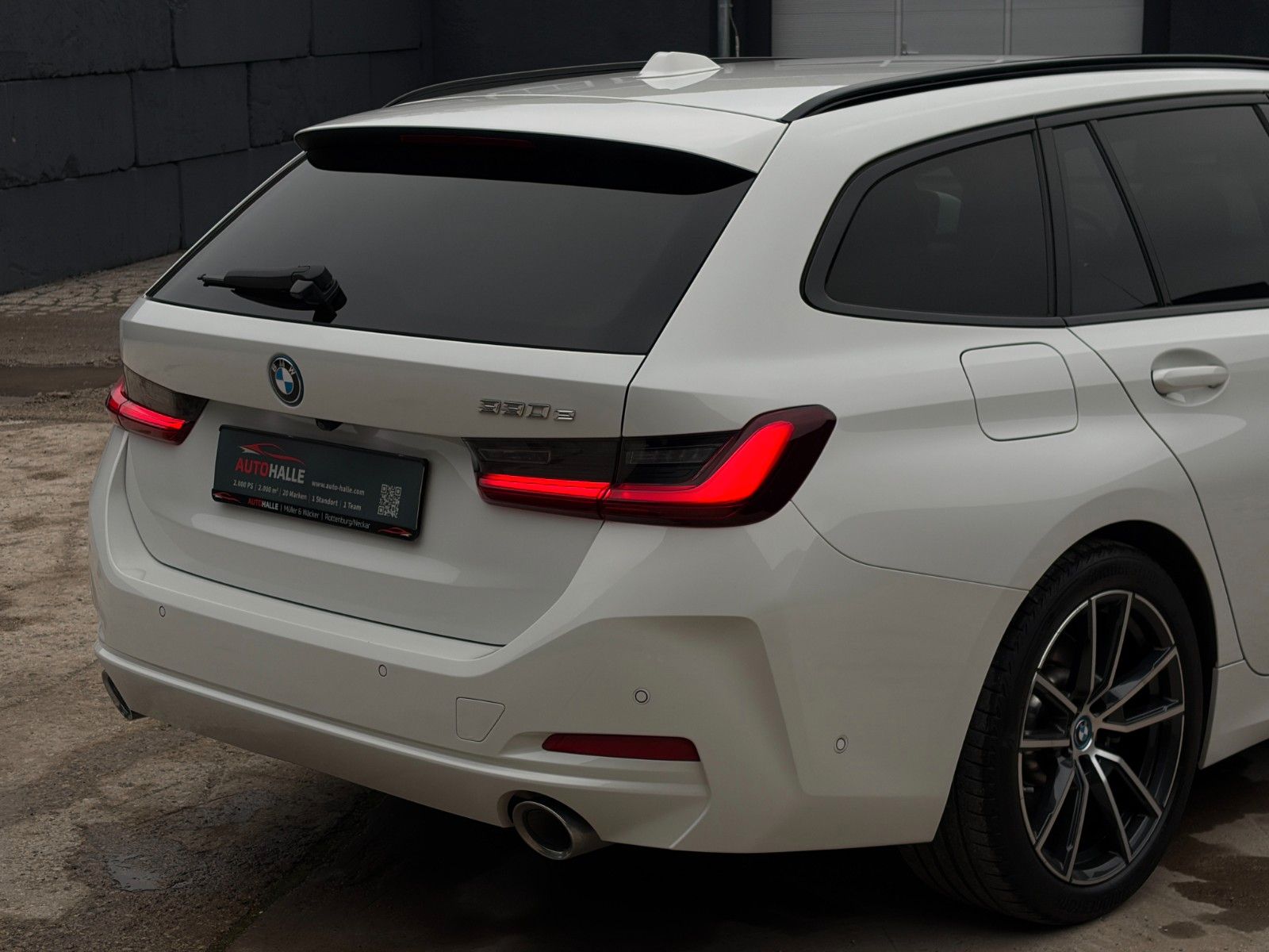 Fahrzeugabbildung BMW 330e Touring Advantage Akustik LcPlus HIFI CAM