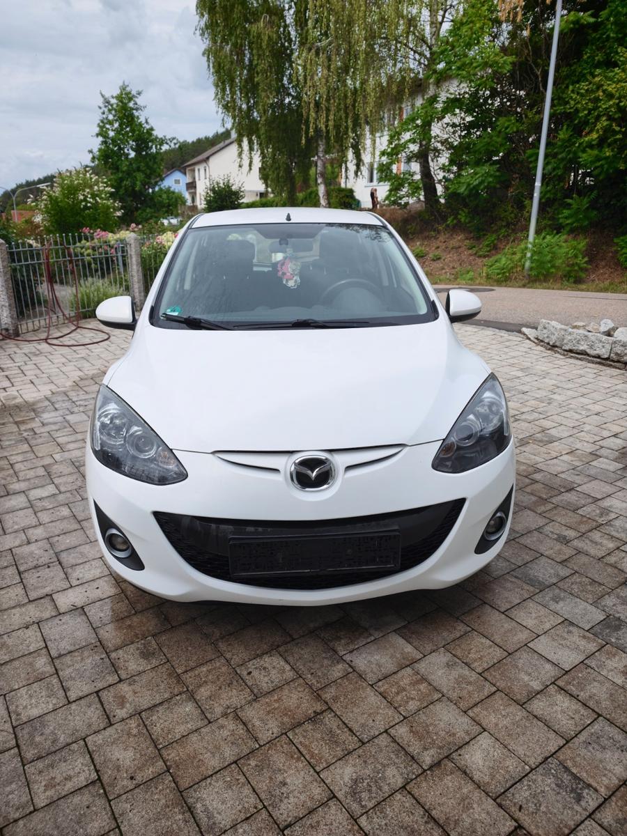Mazda 2 1.5 MZR Sports-Line weiß / 1. Hand / TÜV neu 