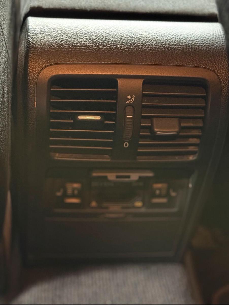 Volkswagen Passat 2010 — photo 9