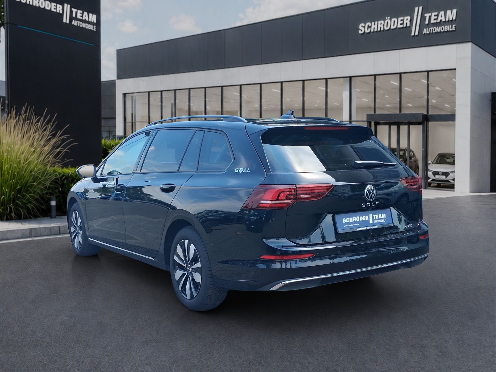 Volkswagen Golf VIII Variant 1.5 l eTSI DSG Life AHK ACC SH foto 3