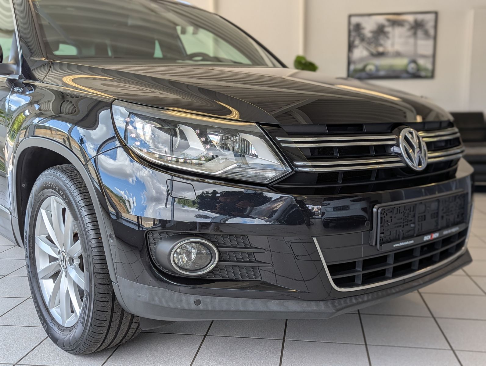 Fahrzeugabbildung Volkswagen Tiguan 1.4 TSI DSG Lounge DYNAUDIO AHK Kamera