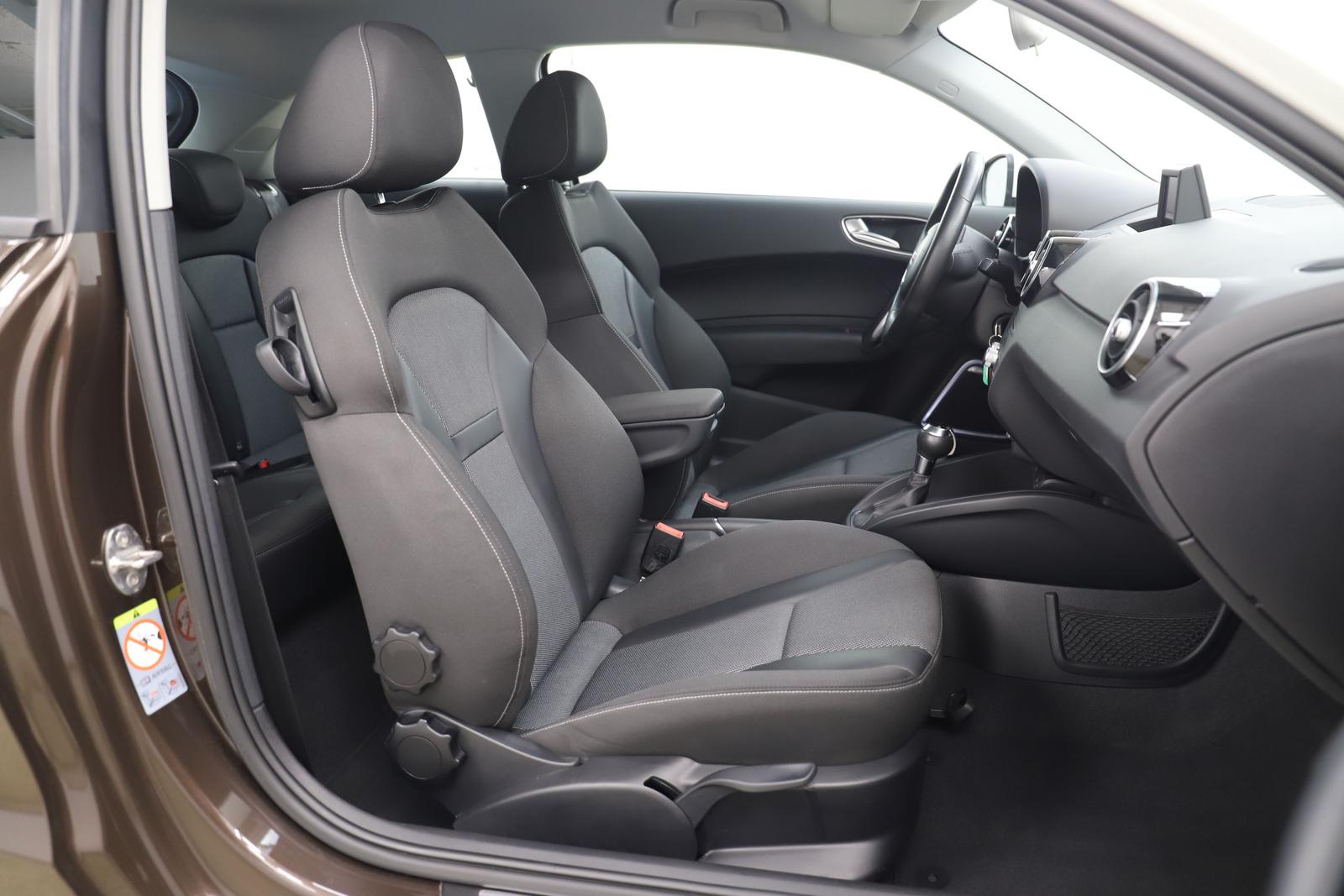 Audi A1 1.4TFSI 122PS S tronic ambition BOSE 1Hand