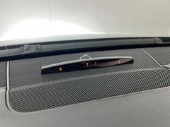 MERCEDES-BENZ E 200 CGI / NUR 56.tKM / GARANTIE / 2.HD / XEN /