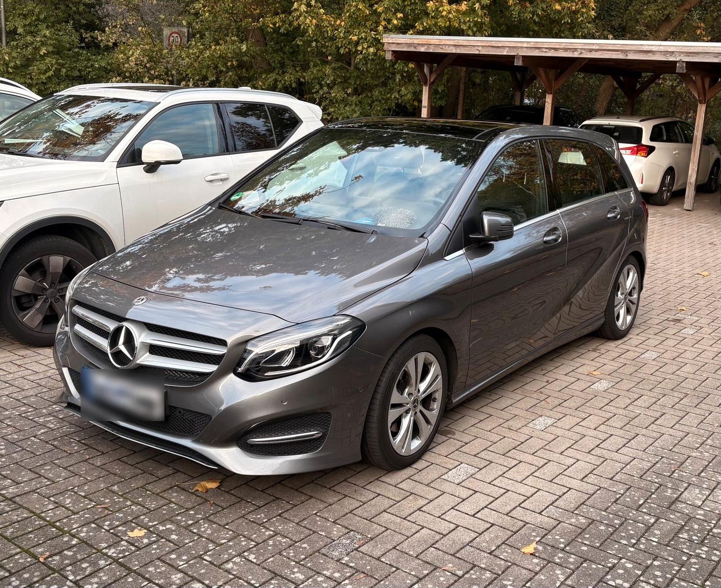 Mercedes-Benz B 220