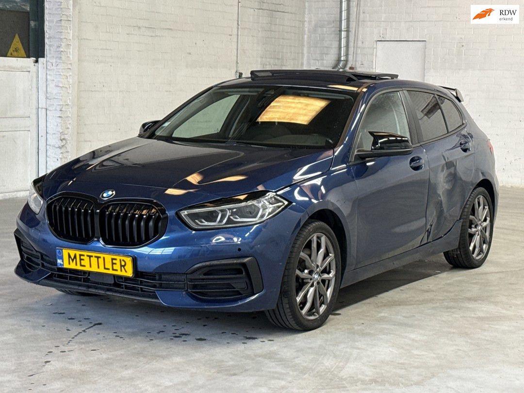 BMW 116 1-serie 116d Executive Edition M | Apple car