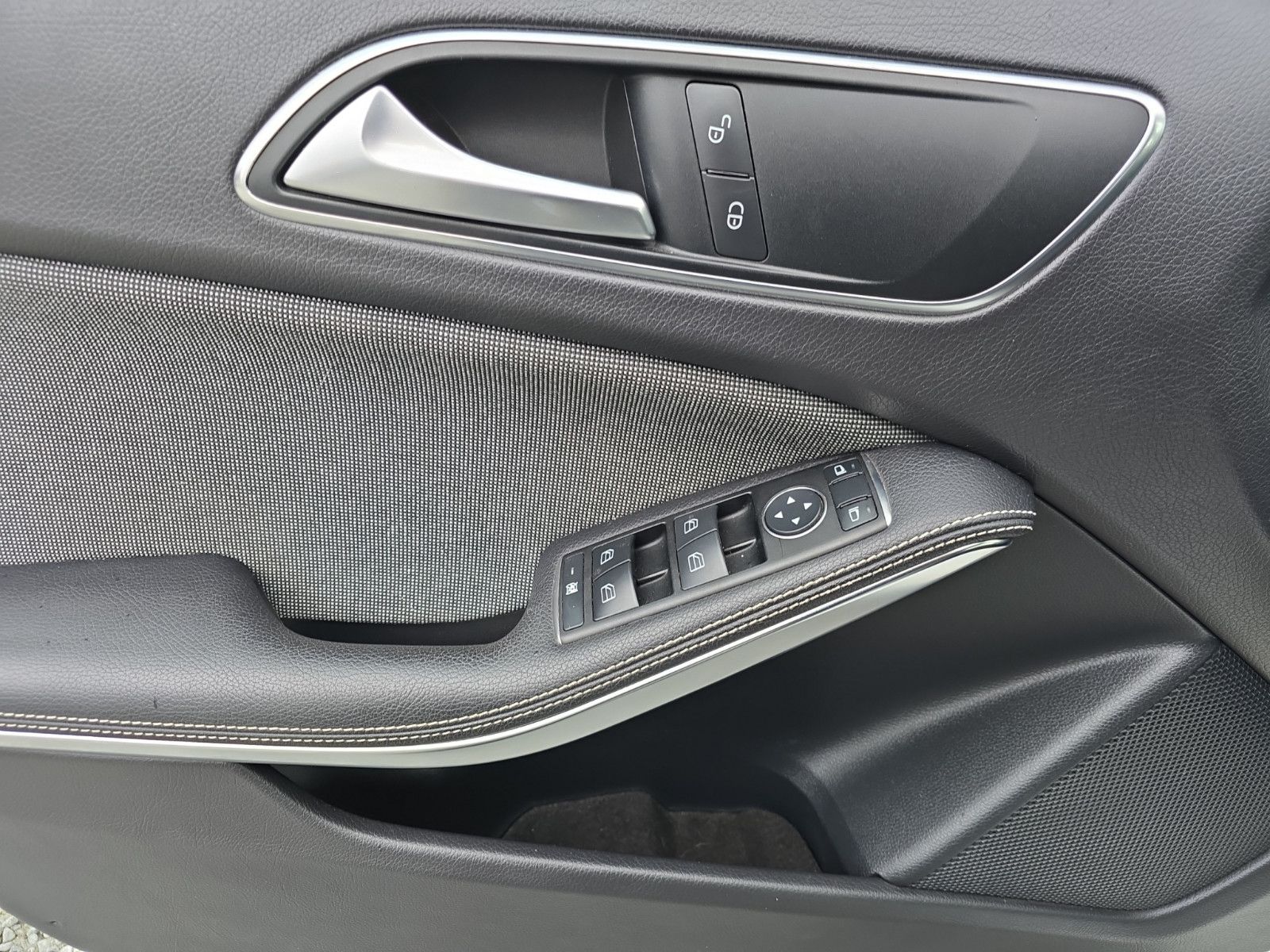 Fahrzeugabbildung Mercedes-Benz A 180 CDI Sportsitze Klima ALU Felgen