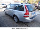 Volvo V50 Kombi 2.4 Momentum Klima Leder SHZ HU/AU neu - Volvo V50: 2.4