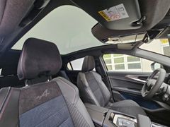 Fahrzeugabbildung Rafale 200 E-Tech Full Hybrid Esprit Alpine Voll