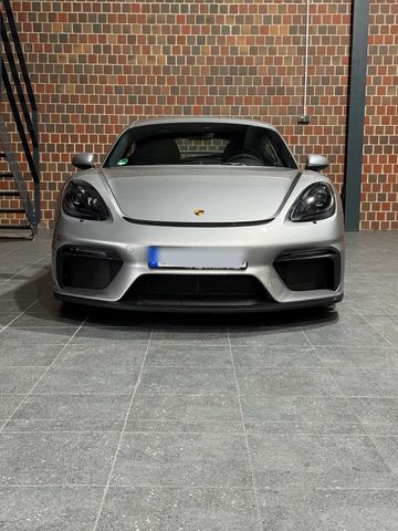 Porsche Cayman GT4