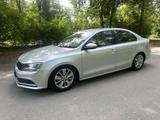 Volkswagen Jetta VI BMT Automatik Super Optik Navi - Volkswagen Jetta Gebrauchtwagen