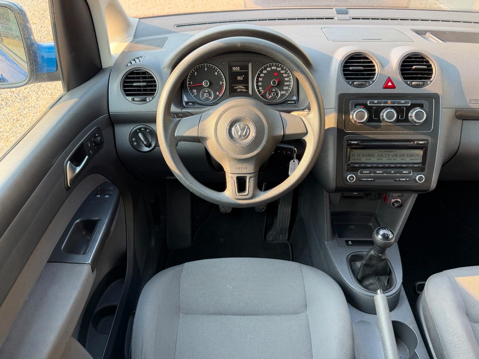 Volkswagen Caddy 2010 — вигляд ззаду