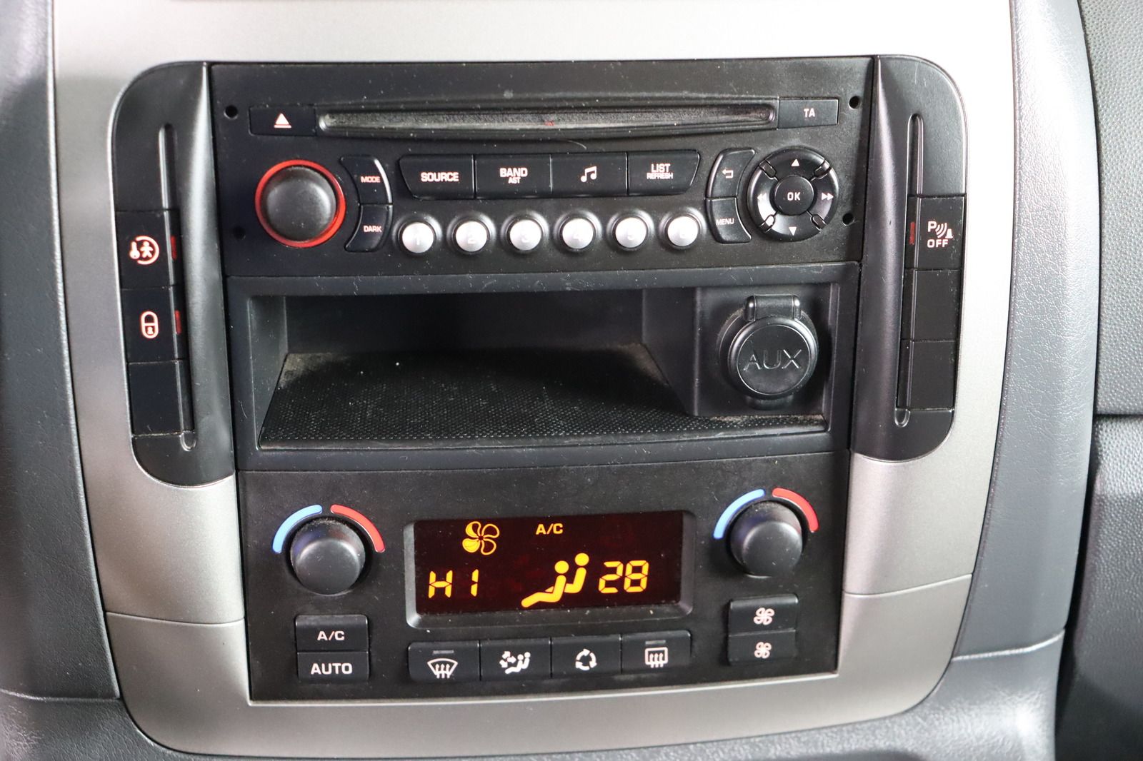 Fahrzeugabbildung Citroën Jumpy L2 2.0 HDI 125 FAP Exclusive 8-Sitzer