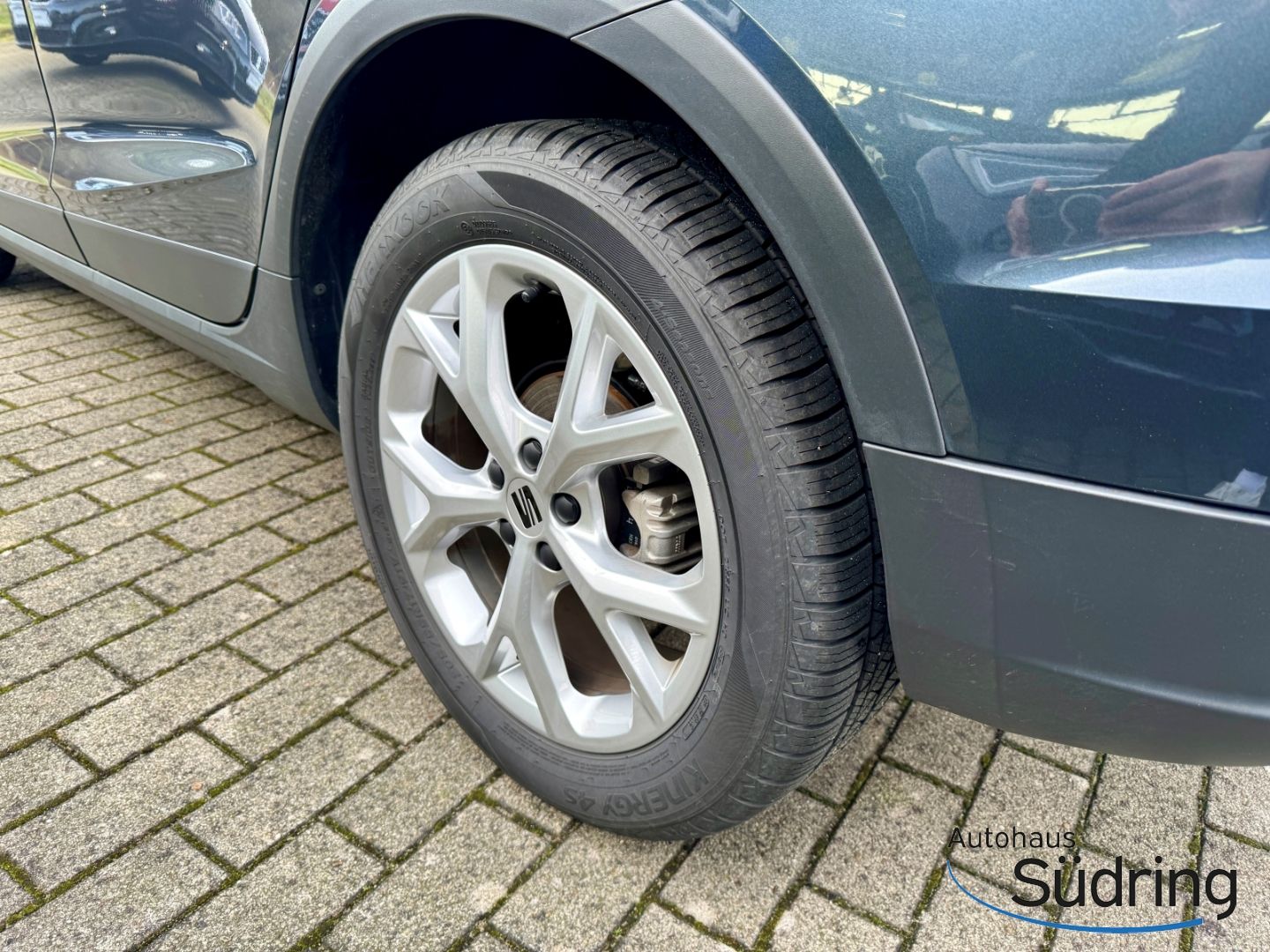 Arona 1,0 TSI FR Navi LED ACC FULL LINK