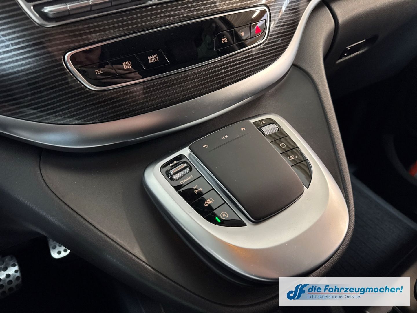 Fahrzeugabbildung Mercedes-Benz V 300 d EDITION extralang Sportpaket AHK-abnehmb