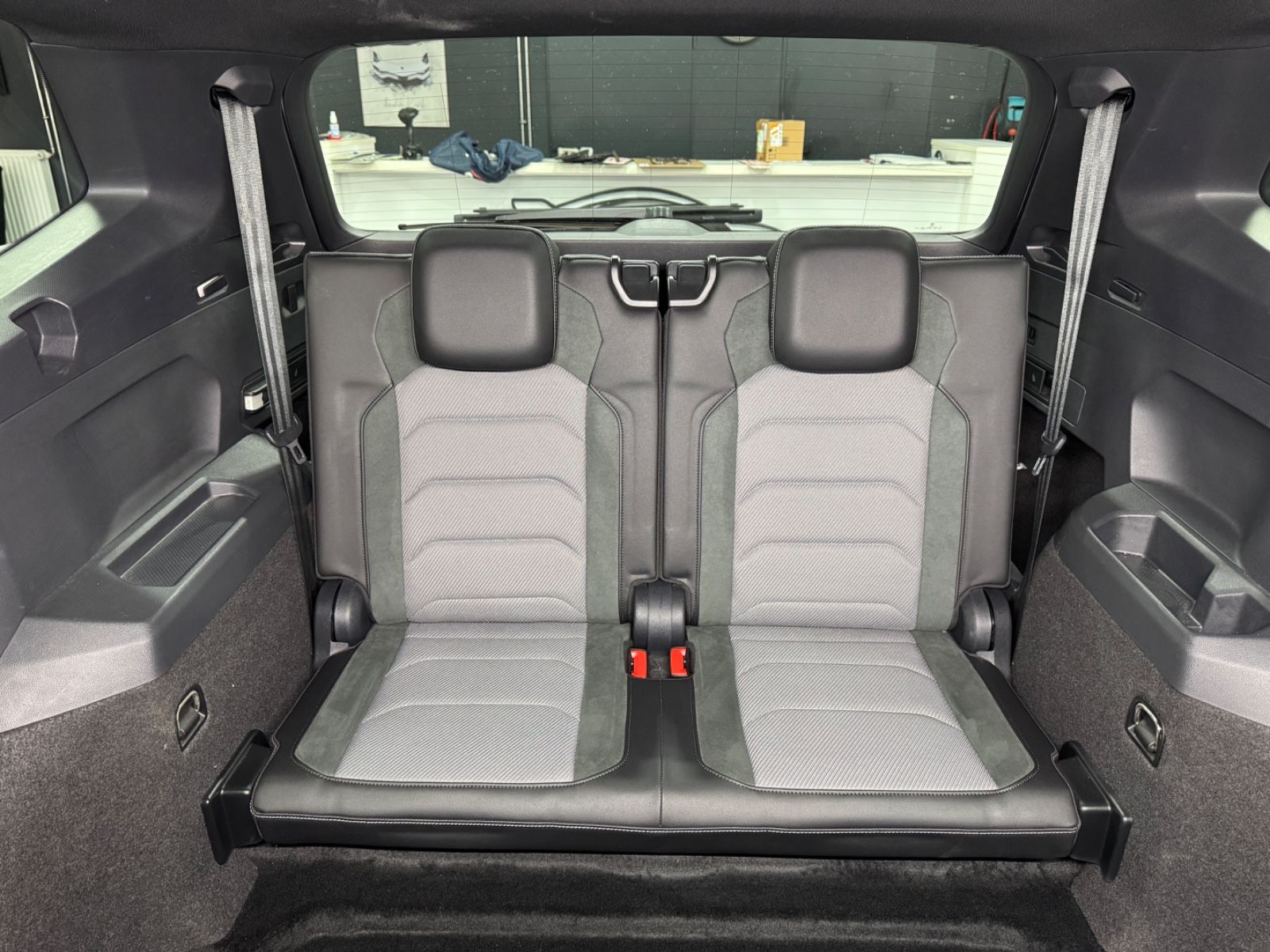 Fahrzeugabbildung Volkswagen Tiguan Allspace Highline 4Motion|R-LINE|PANO|AHK