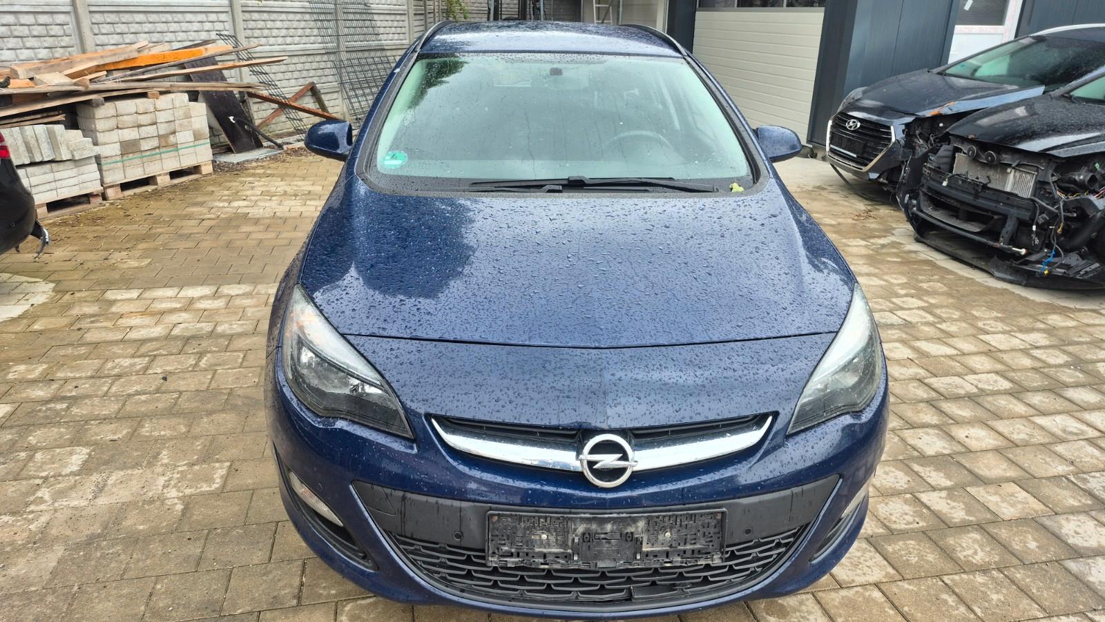 Opel Astra J Sports Tourer Edition