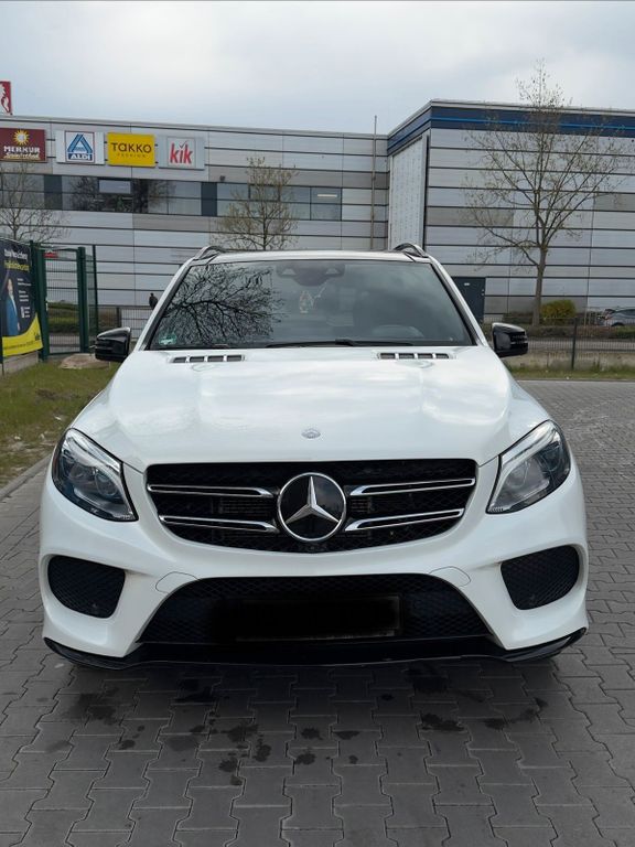 Image of Mercedes-Benz GLE 500