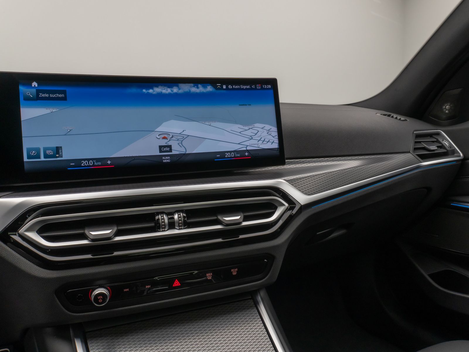 Fahrzeugabbildung BMW 330e xD M Sport Panorama Kamera HUD H/K AHK 19"