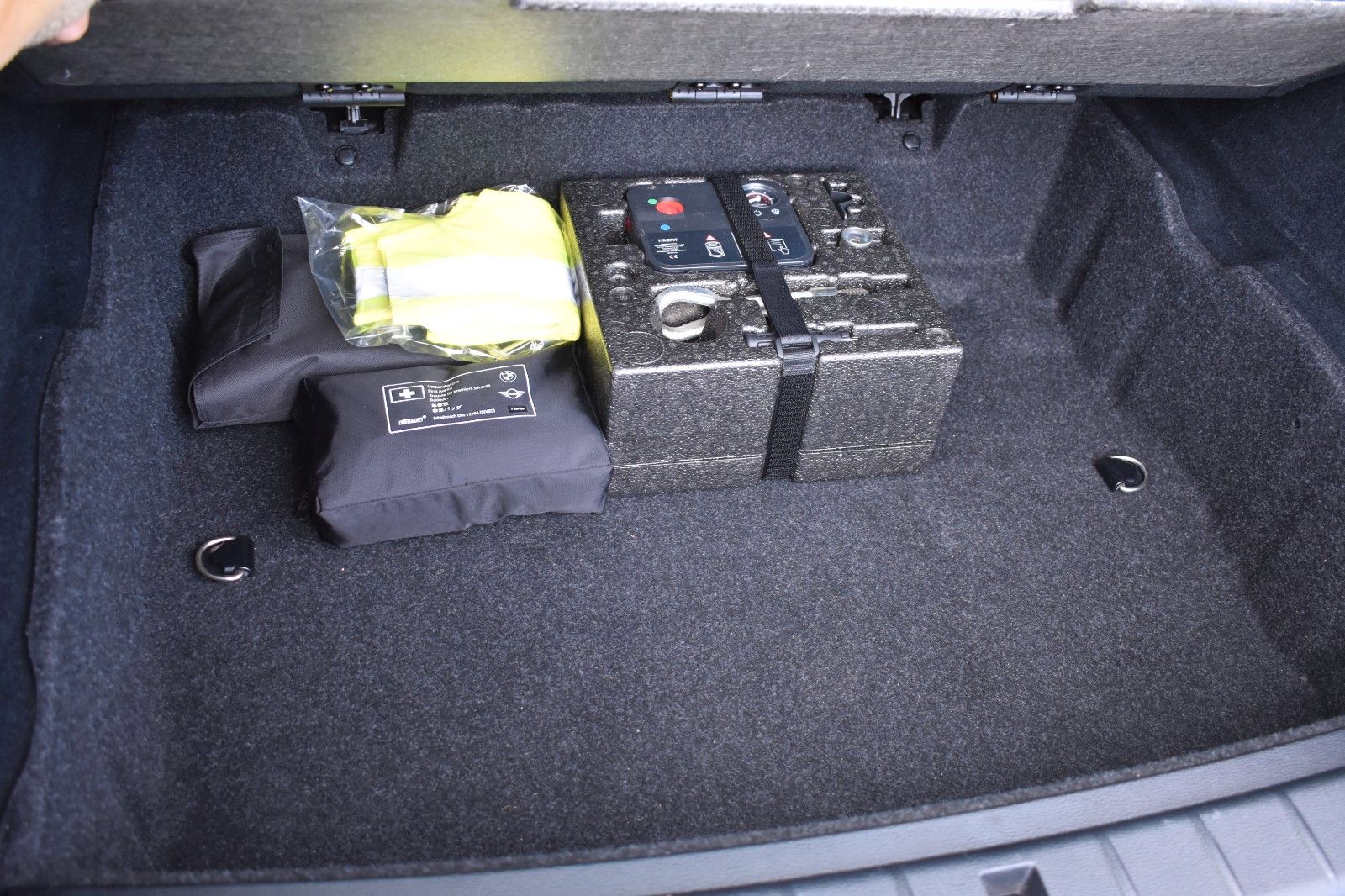 Fahrzeugabbildung BMW X1 xDrive 20 d Advantage AHK H&K