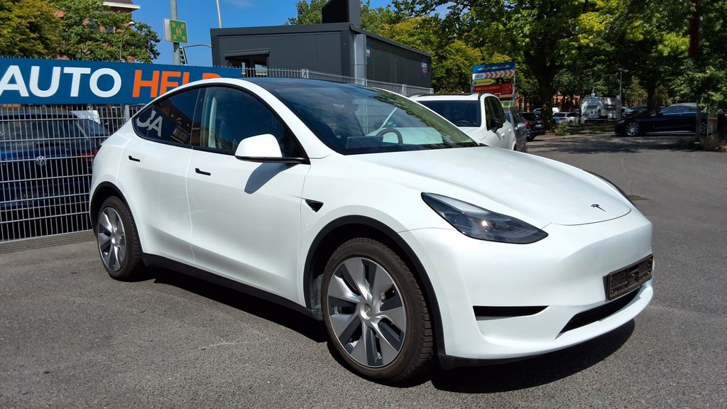 Tesla Model Y — fotografia 3
