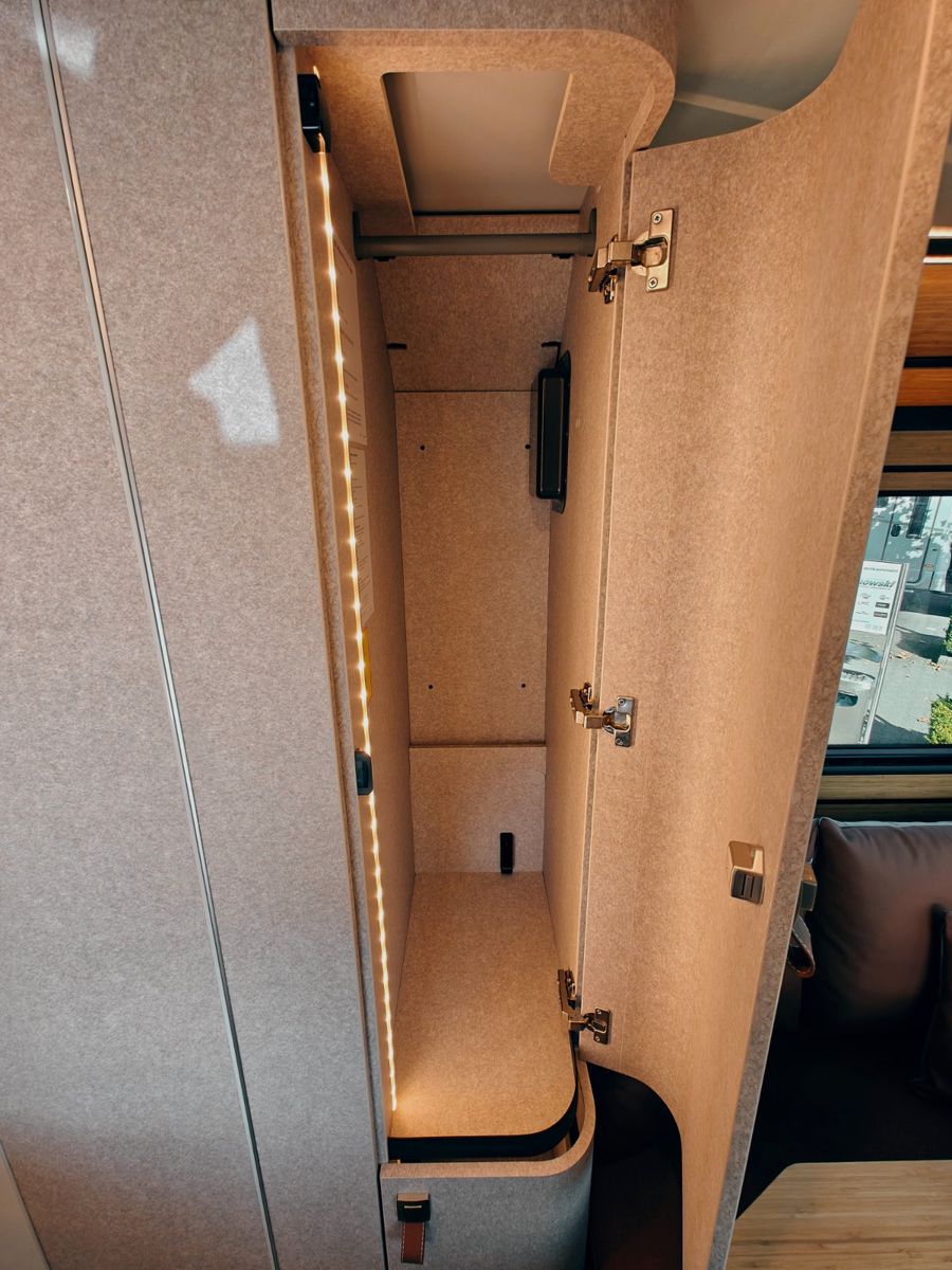 Fahrzeugabbildung HYMER / ERIBA / HYMERCAR VENTURE S 4x4 SANSIBAR® LTD. 1 OF 7 by palmo