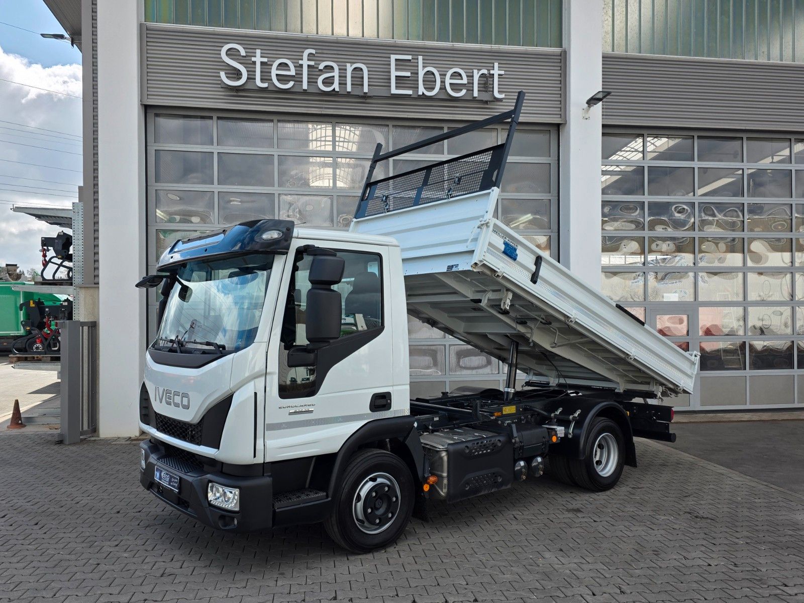 Fahrzeugabbildung Iveco Eurocargo ML80E22 Meiller 2x AHK 6 Zylinder