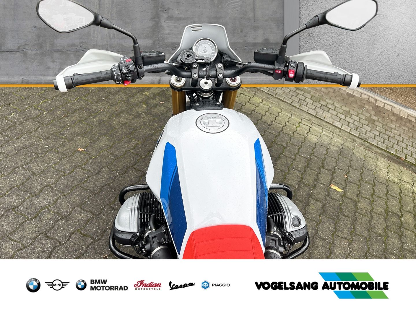 Fahrzeugabbildung BMW R 12 G/S, pulverbeschichtete Fußrasten u. Auspuf