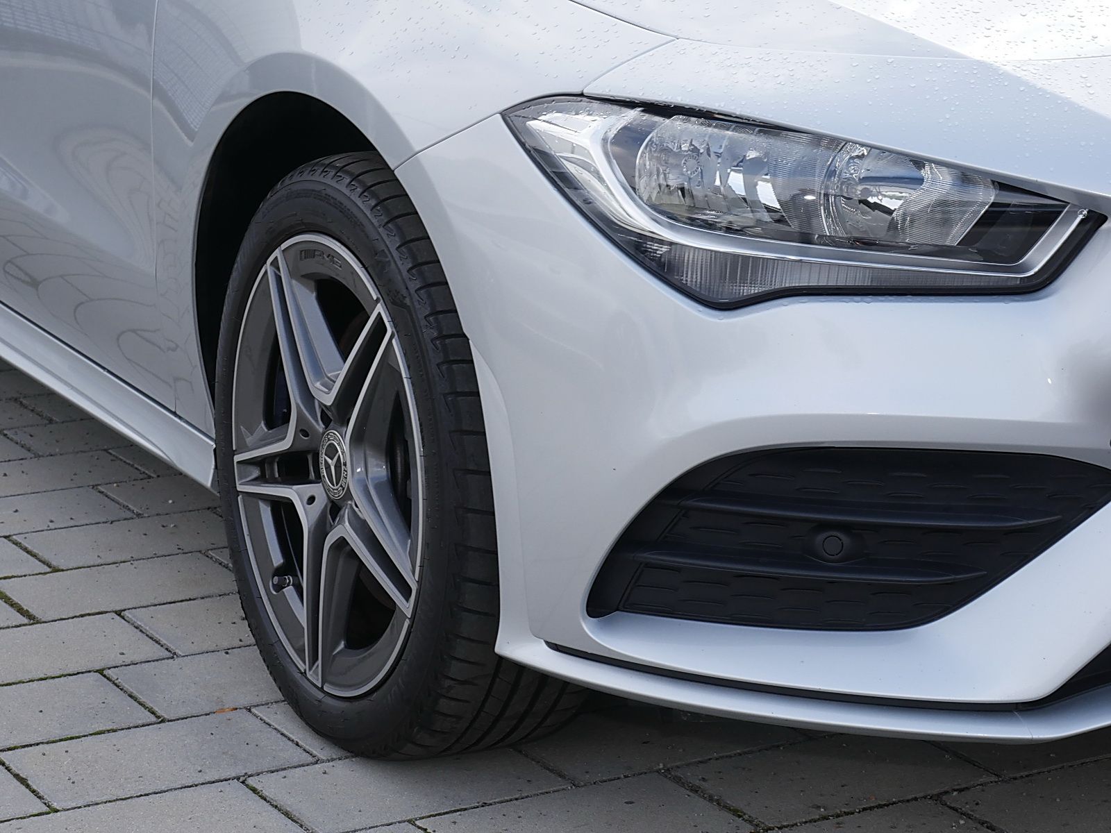 Mercedes-Benz CLA 250 e Coupé AMG Sitzkomfort-Paket SHZ MBUX foto 4