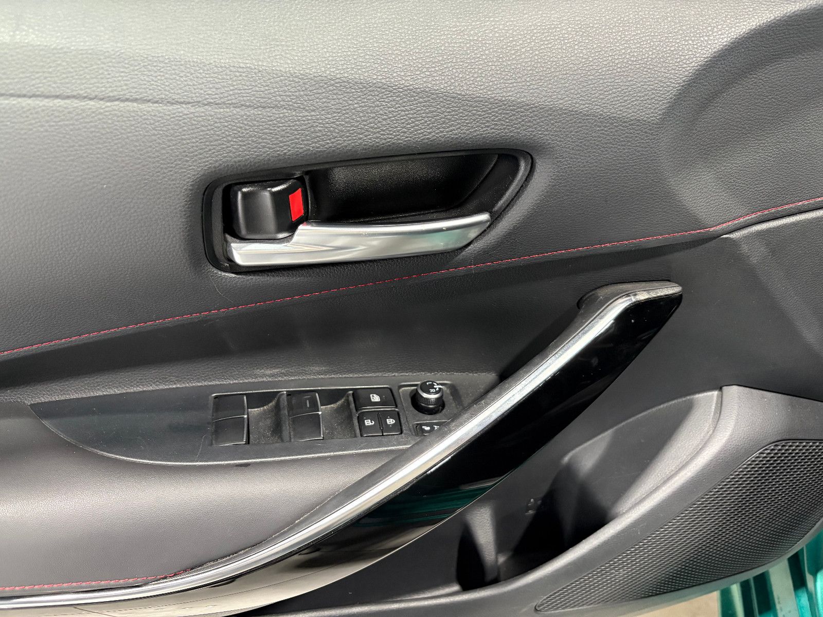 Fahrzeugabbildung Toyota Corolla Touring Sports 2.0 Hybrid GR Sport/APPLE