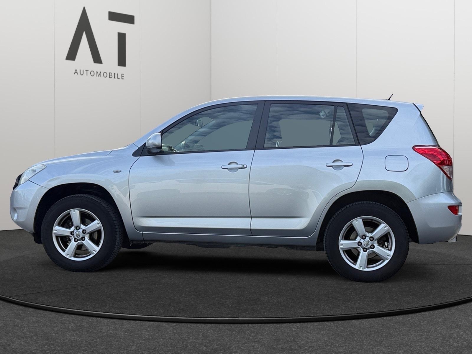 Toyota RAV4 2.0 VVT-i 152 ch 4x4 Sol • Boîte auto • Clim auto • Régulateur • Jantes alliage