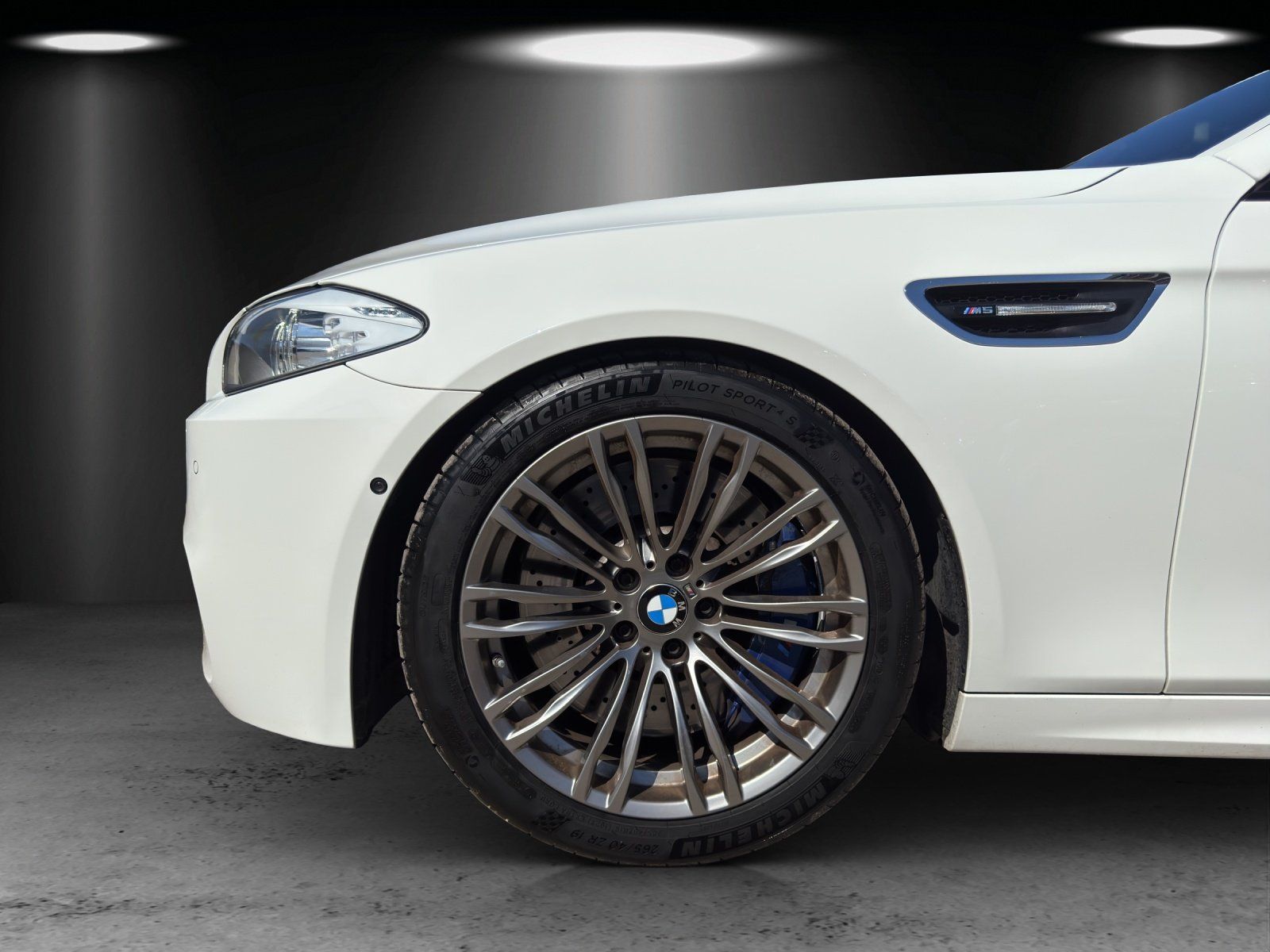 Fahrzeugabbildung BMW M5 4.4 V8 1. HAND/KW-Fahrwerk/Eventuri-Ansaugung