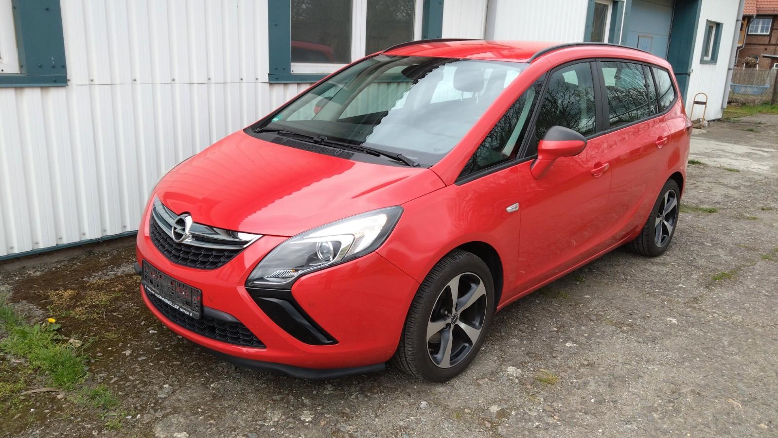 Opel Zafira Tourer 1,4T 103 kW, AHK, Scheckheft