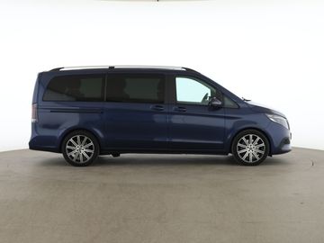 Mercedes V 220 - 8