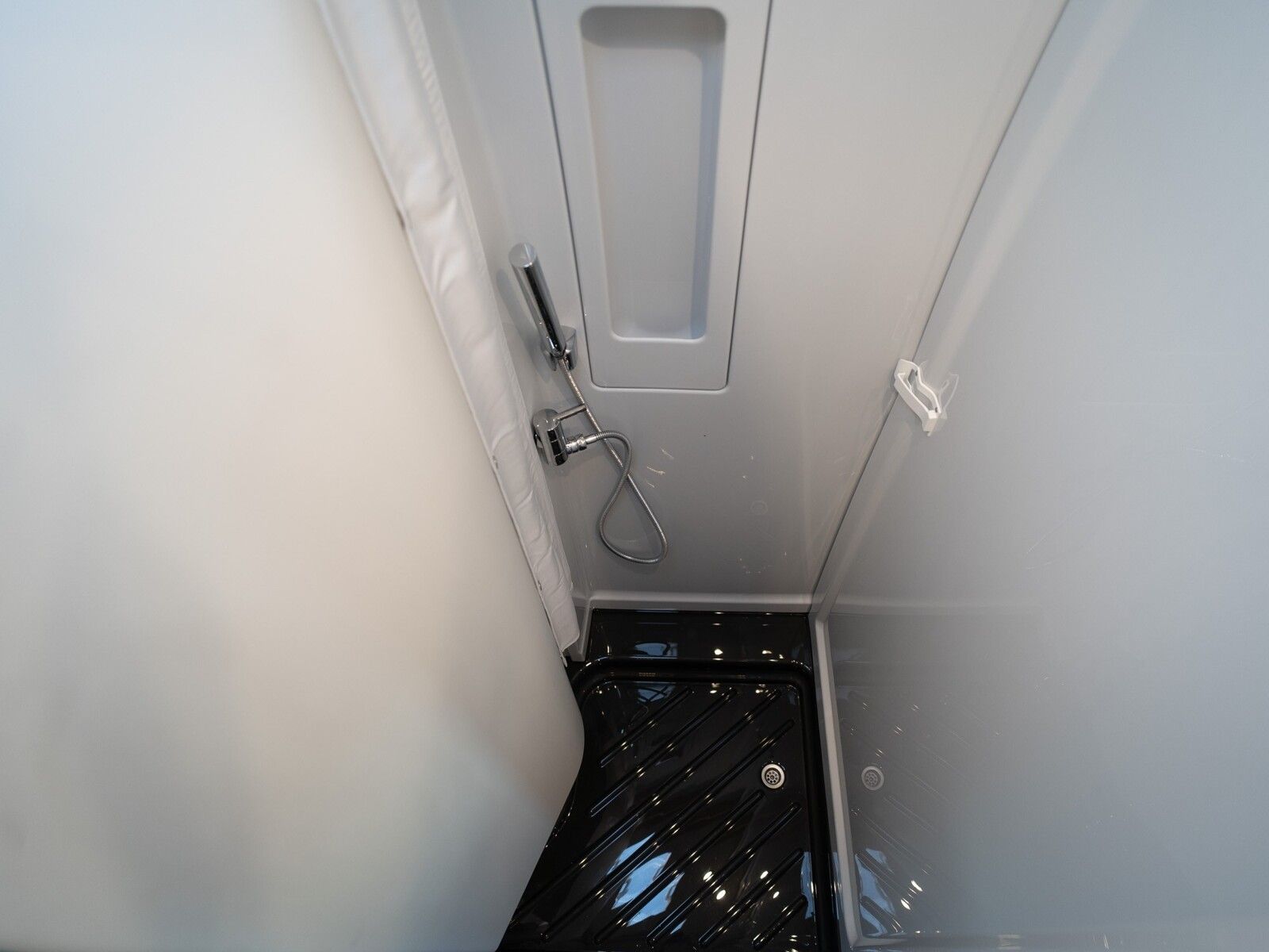 Fahrzeugabbildung Dethleffs Globetrail 640 ES Fiat 95 Jahre Paket