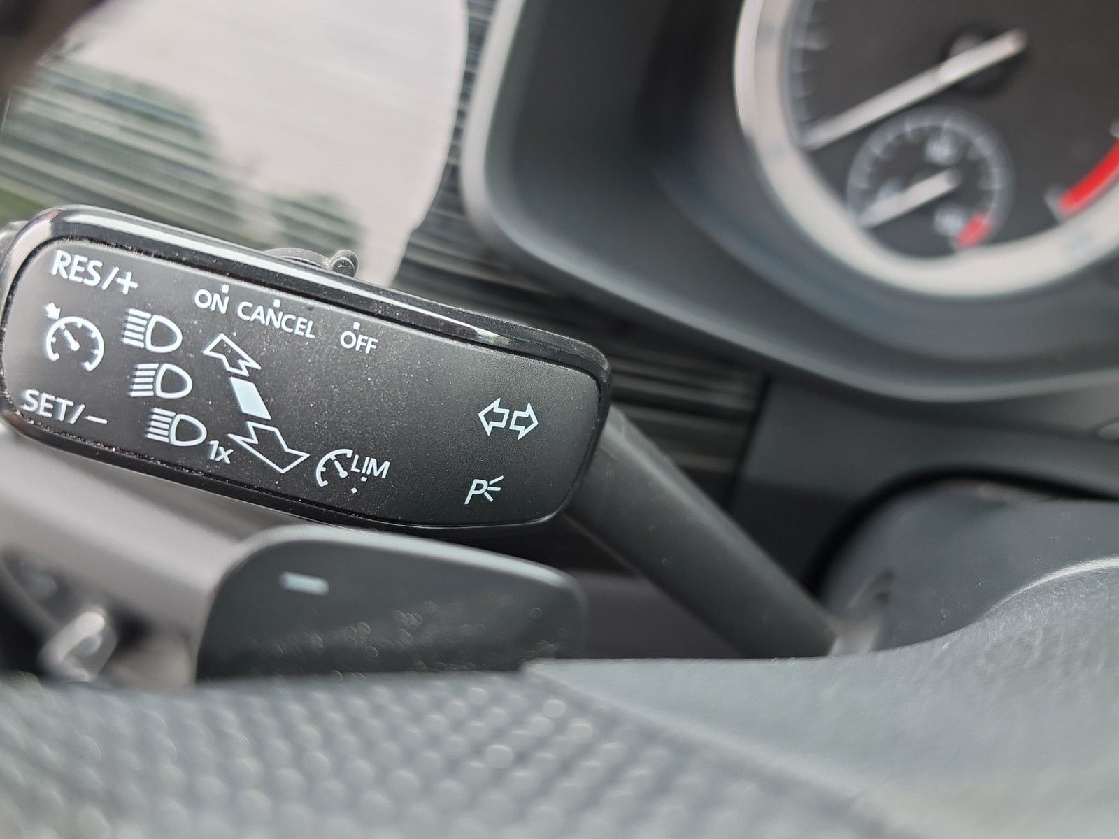 Fahrzeugabbildung SKODA Kodiaq Style 4x4 LED AHK CARPLAYER