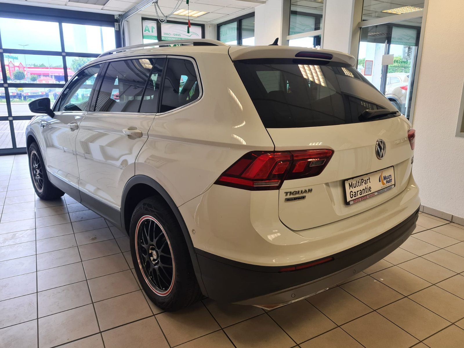 Fahrzeugabbildung Volkswagen Tiguan Allspace Comfortline 4Motion / LED /NAVI/