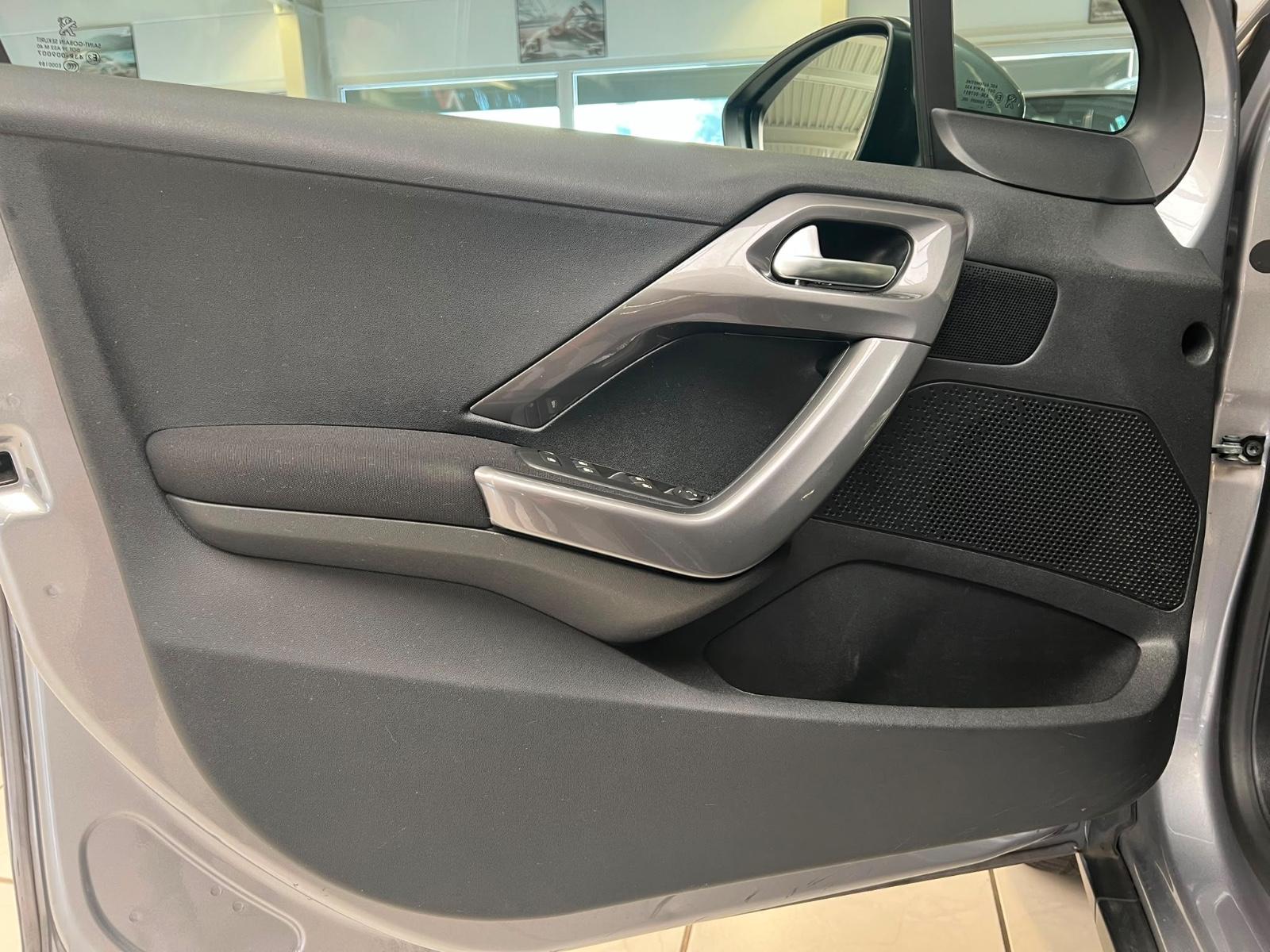 Peugeot 2008 Active Klima/Multi/1-HAND/**82.000KM**/TOP