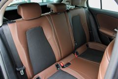 MERCEDES-BENZ A 200 / BUSINESS PAKET / NAVIGATION