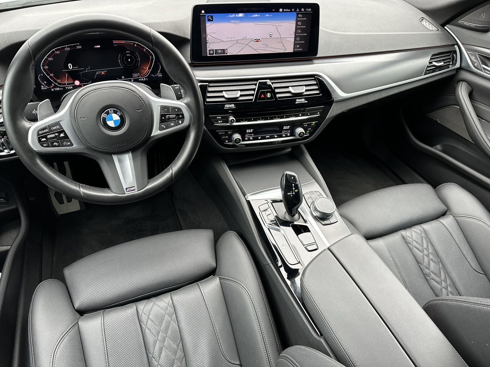 Fahrzeugabbildung BMW 520d Touring M-Sport NAV+LED+ACC+AHK+KAM+H&K+VC