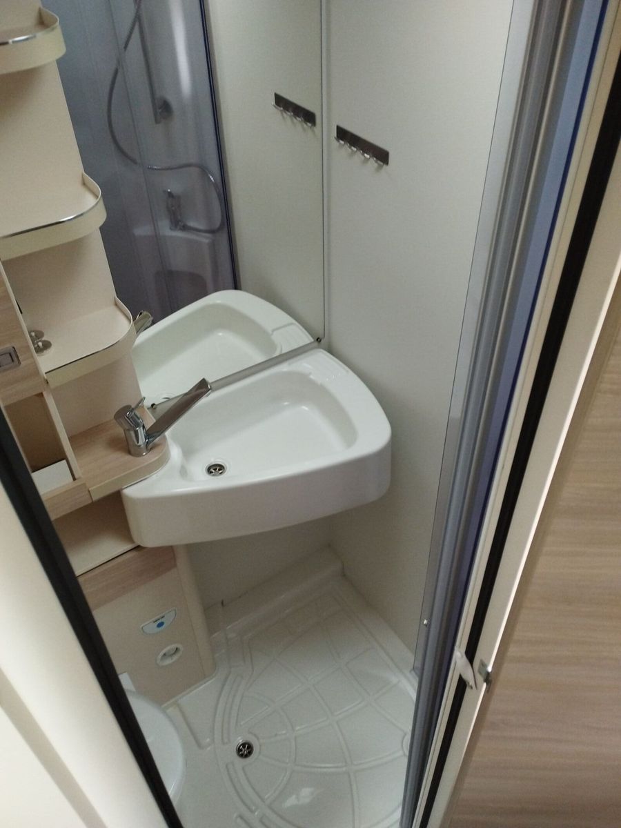 Fahrzeugabbildung Eura Mobil Activa One 690 HB SAT,TV,Markise,Dachklimaanlage