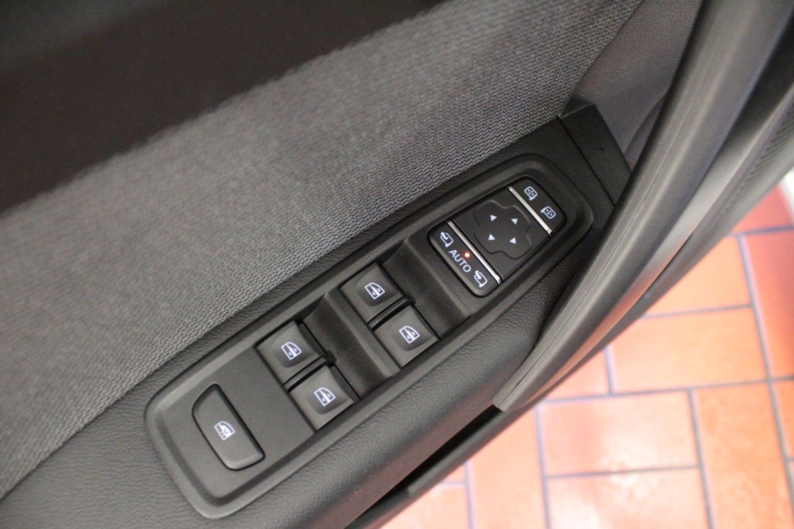 Fahrzeugabbildung Renault Kangoo Tce 130 EDC Techno*Sitzhzg*