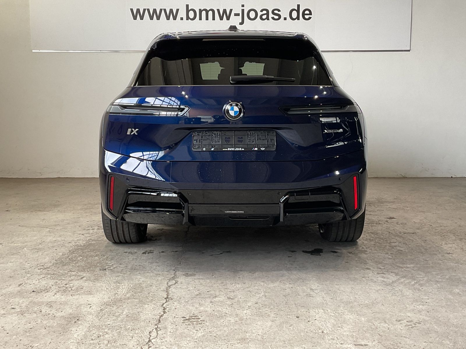 Fahrzeugabbildung BMW iX xDrive45 Harman Kardon Surround | Sitzbelüftu