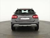 Mercedes-Benz GLA 200 Style Aut. LED Navi Teilleder Kamera PDC - gebrauchte Mercedes-Benz GLA 200 aus dem Jahr 2018