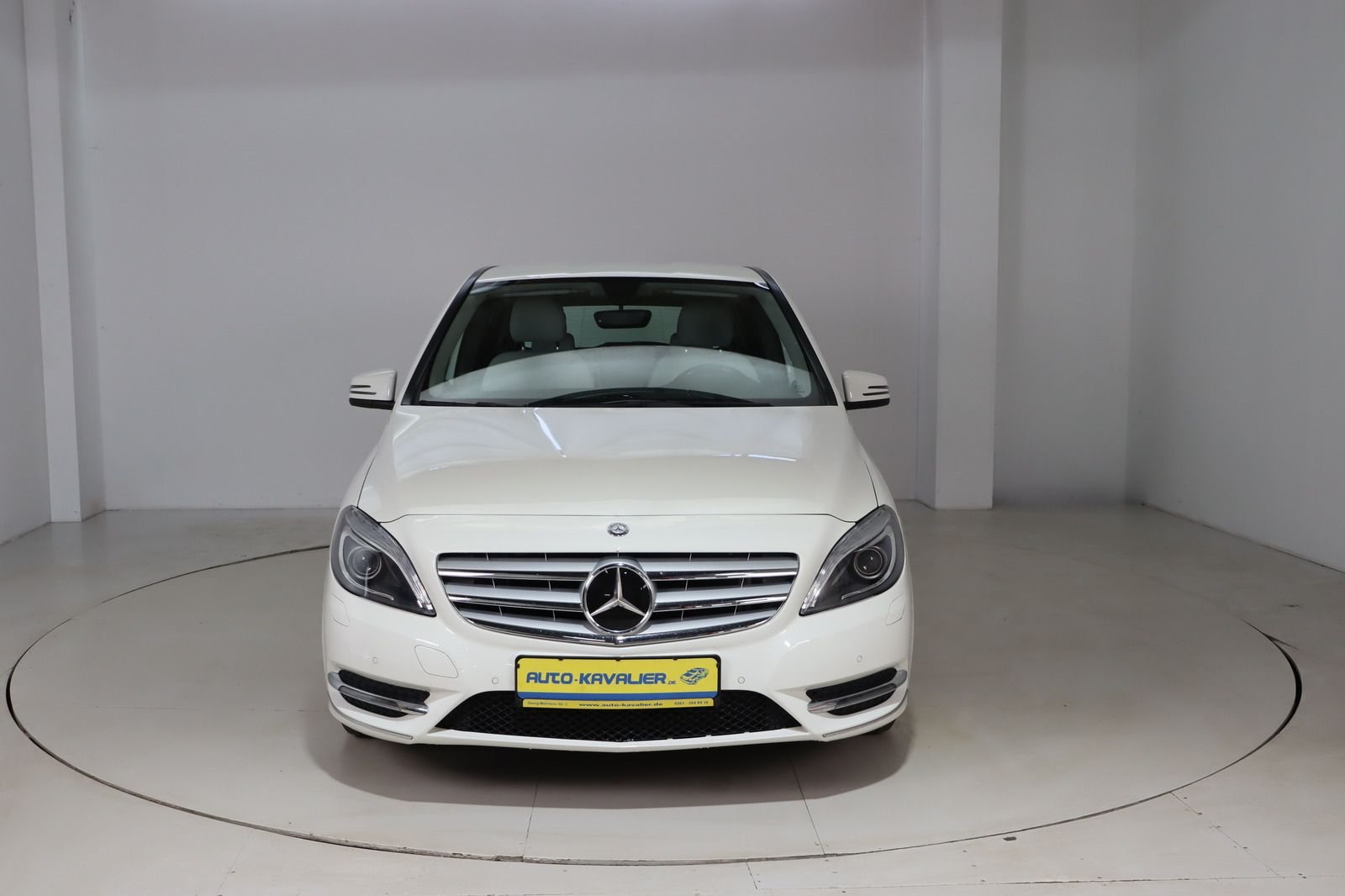 Fahrzeugabbildung Mercedes-Benz B 180 BlueEFFICIENCY * Bi-Xenon * Navi * SHZ *