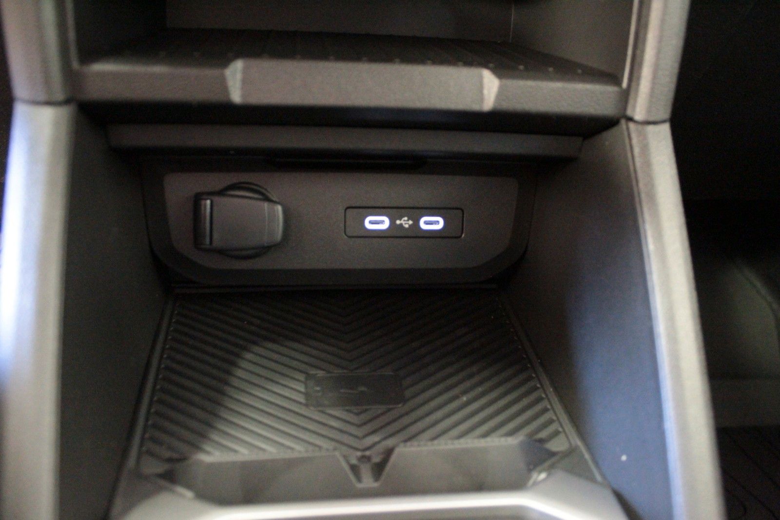 Fahrzeugabbildung Dacia Duster Hybrid 140 Extreme*Winterpaket*15064*